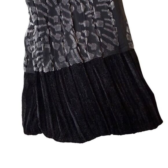 Komarov Black and Gray Velvet Flocked Wrap Dress Size L - Picture 4 of 16